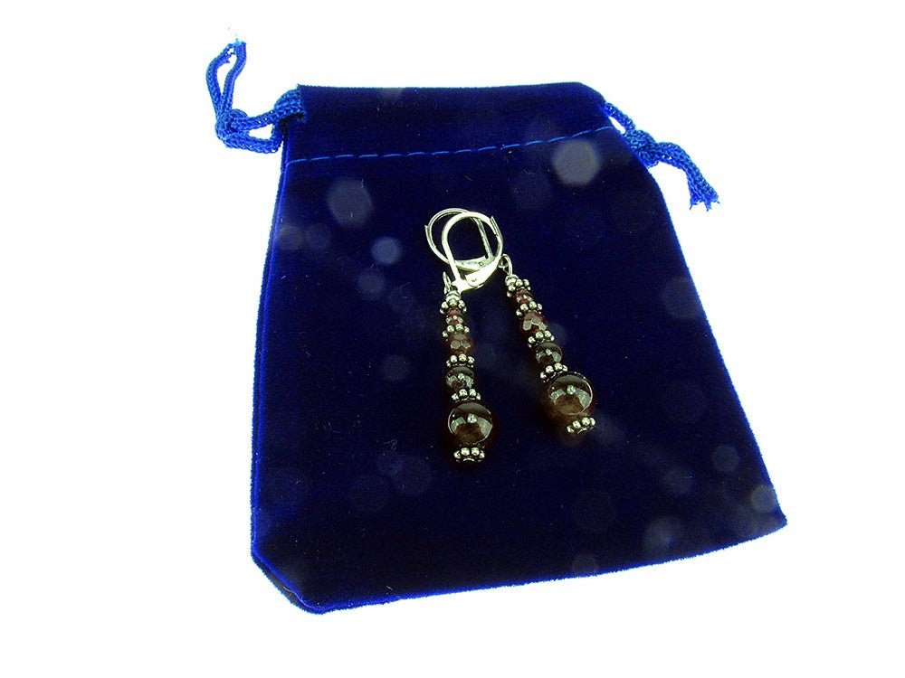 Cercei lungi cu granate - GlamBazaar.ro