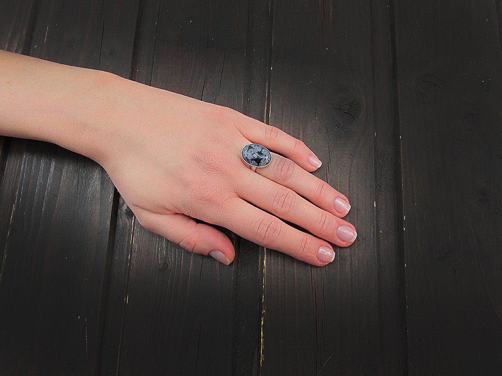Inel argint reglabil cu obsidian fulg - de - nea 18x13 MM - GlamBazaar.ro