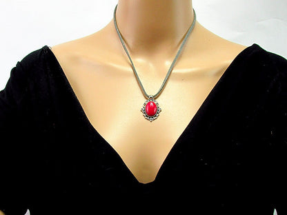 Pandantiv retro cu jad fucsia natural 18x13 MM - GlamBazaar.ro